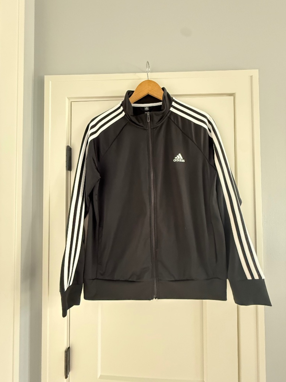 Women’s Adidas 3 Stripe Jacket Black Size XL Warm-Up Essentials Track Jacket EUC